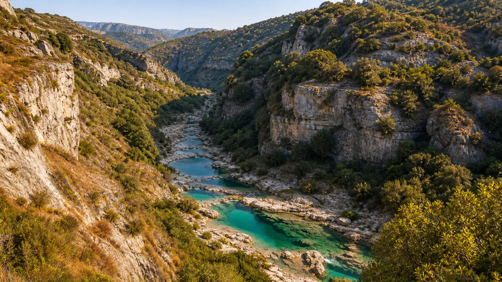 Cavagrande-Schlucht mit türkisen Naturpools